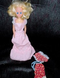 9 1/2'' BLONDE STEFFIE TYPE SUNSHINE FAMILY FASHION DOLL,DRESSES